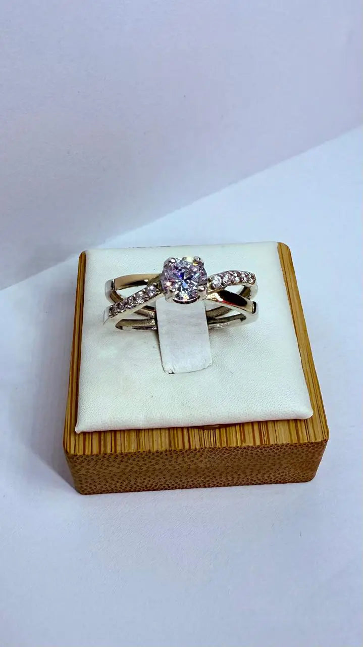 Anillo Dama Diseño Circón P.925 con Oro de 14k