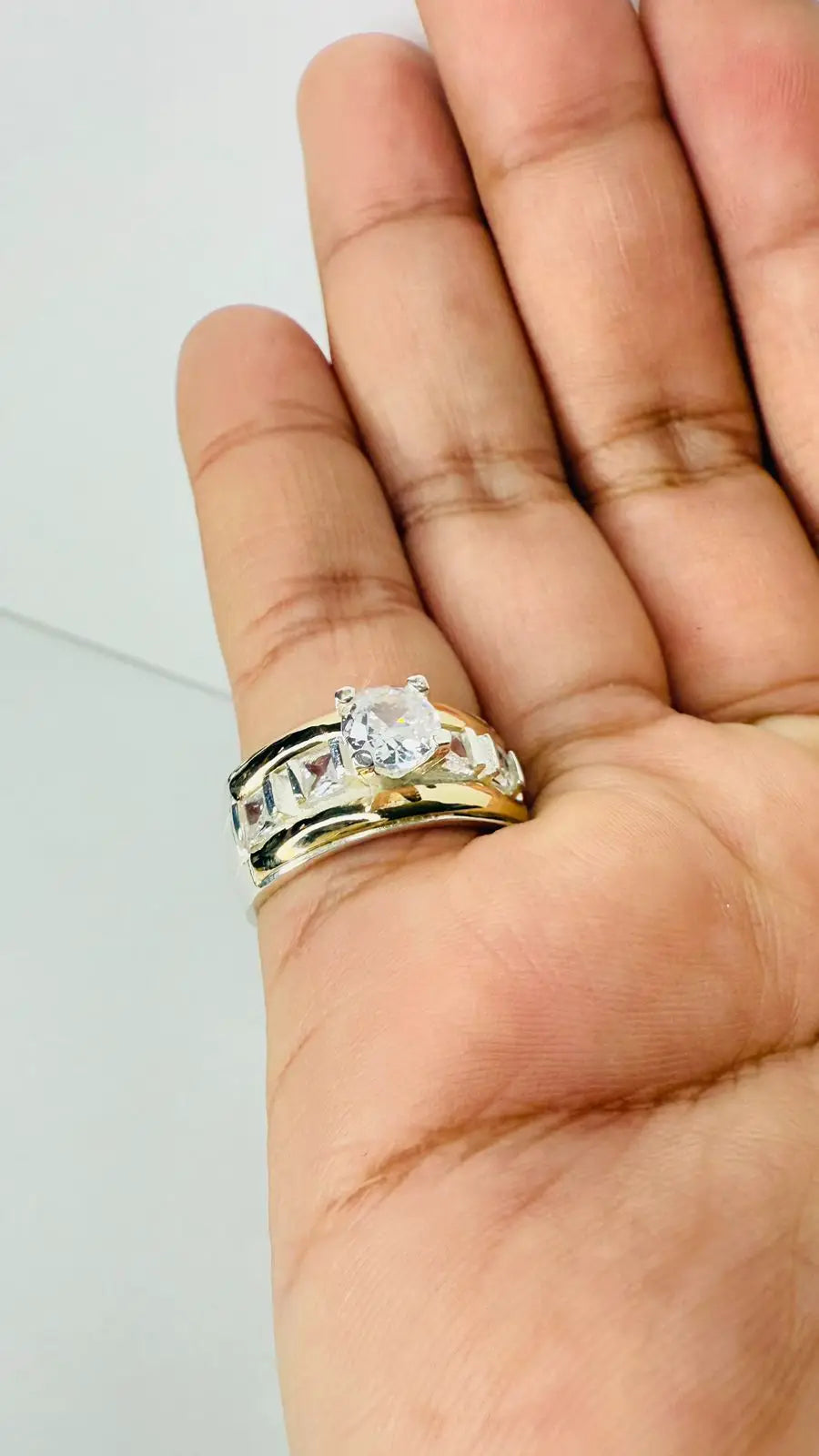 Anillo Dama Diseño  Circón P.925 con Oro de 14k.