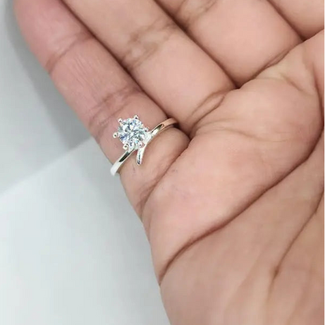 Anillo Dama Diseño Circón en Plata fina ley 925