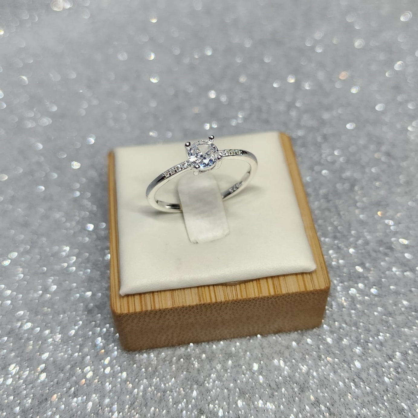 Anillo Dama Diseño Circón semi cuadrado con microcircones P.925