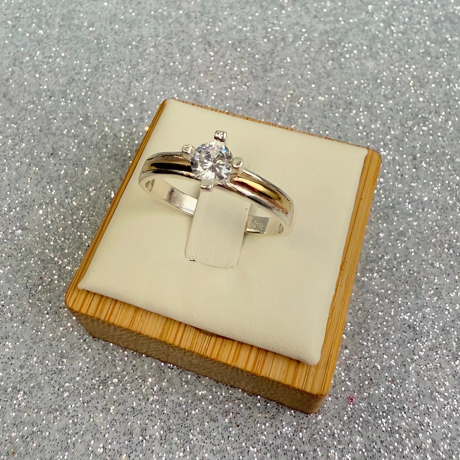 Anillo  Dama Diseño Circon solitario F P.925 con Oro de 14k