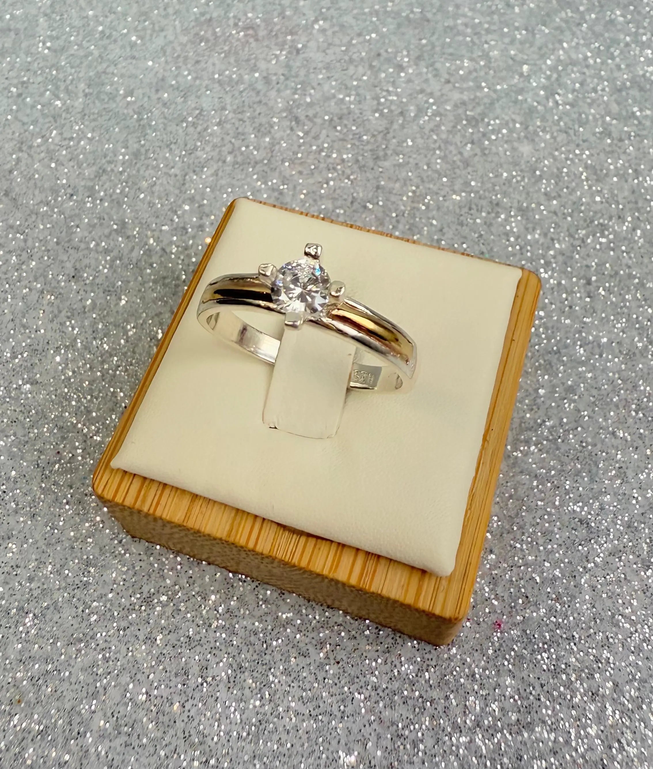 Anillo  Dama Diseño Circon solitario F P.925 con Oro de 14k