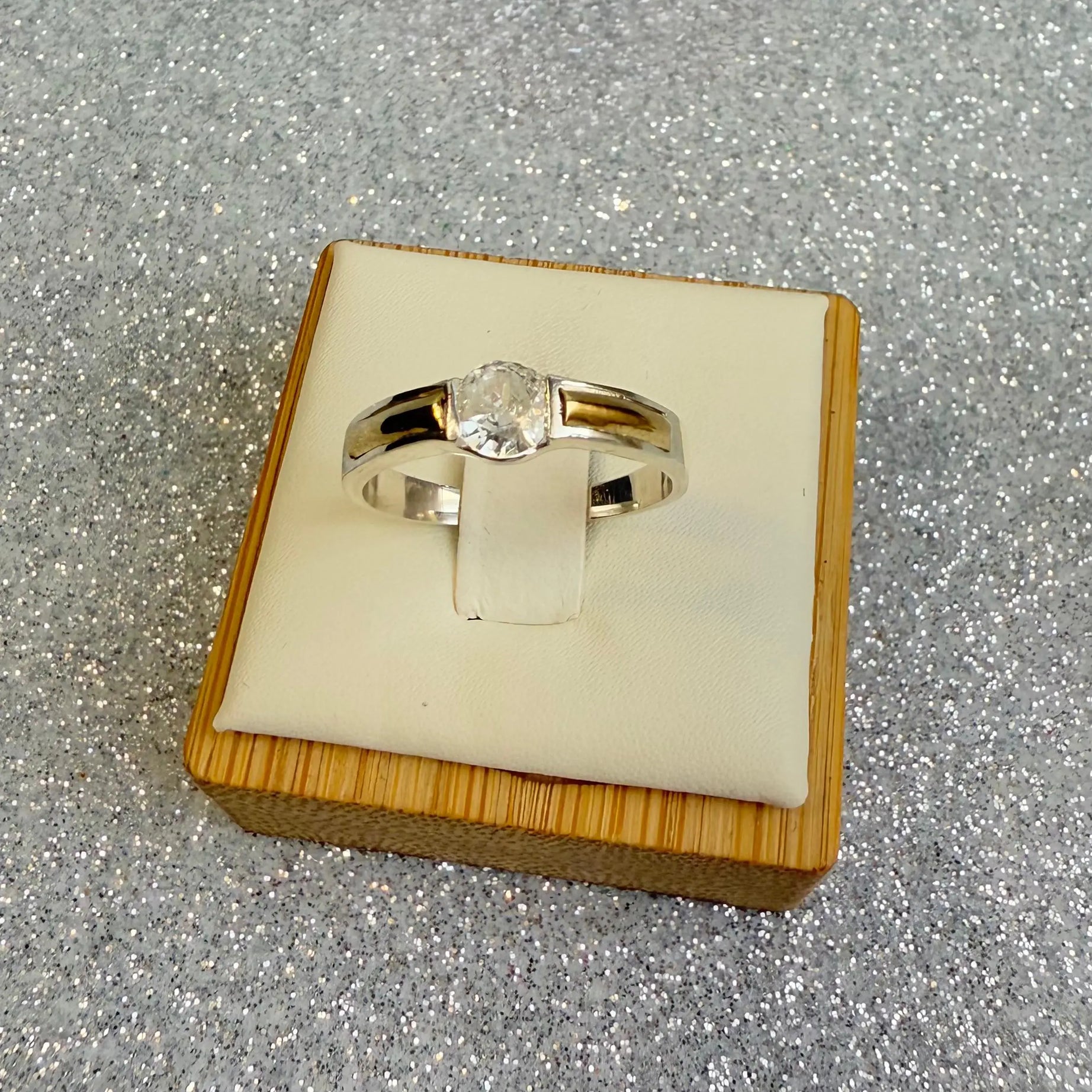 Anillo Dama  Diseño Circon solitario P.925 con Oro de 14k