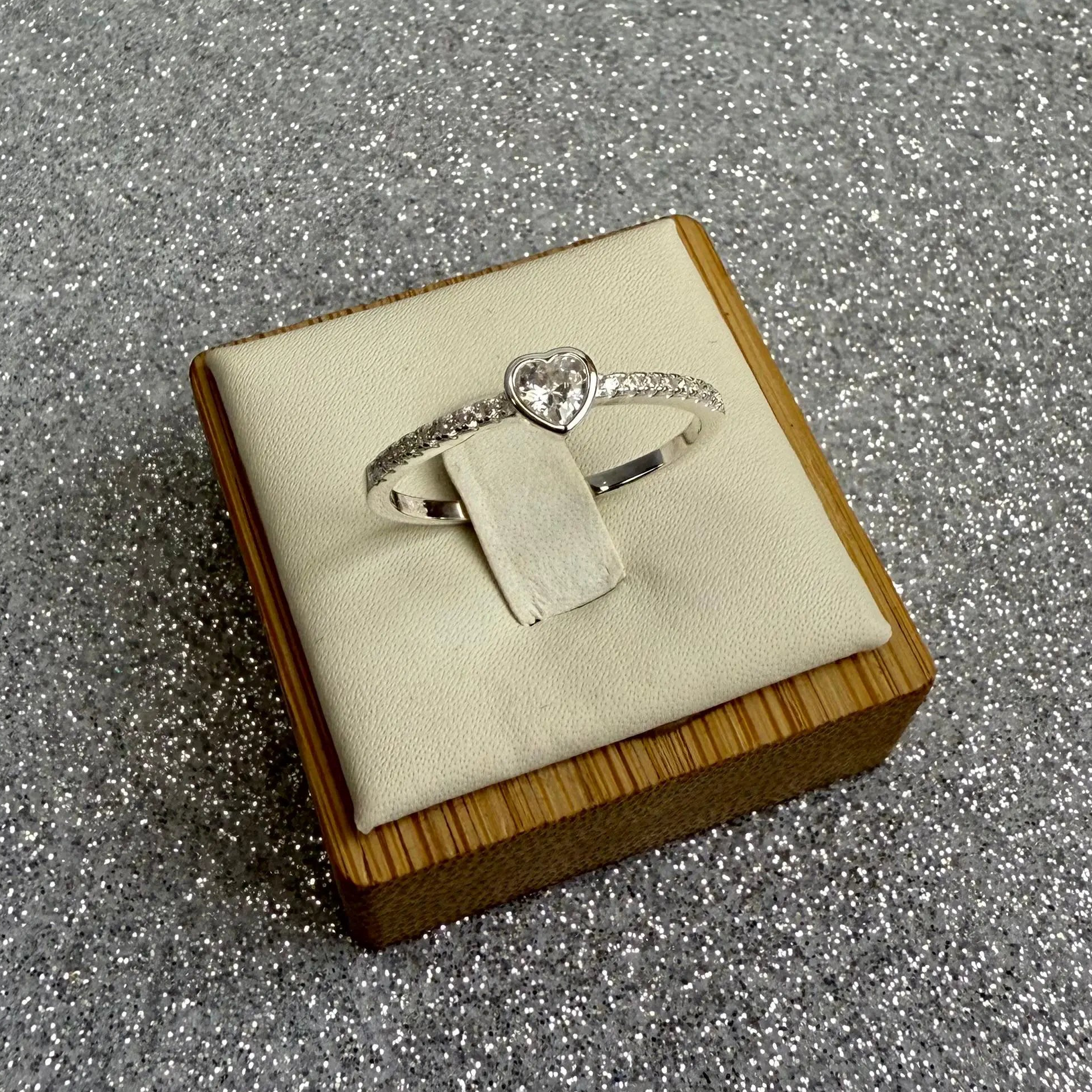 Anillo Dama Diseño Corazón Cristal Plata fina ley 925