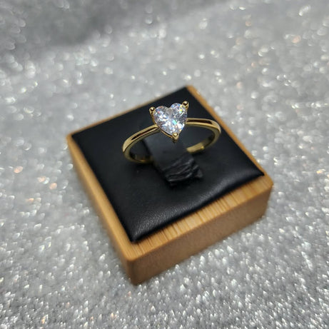 Anillo dama Diseño Corazón Solitario Circón  en Plata 925 con Baño de Oro 18kilates