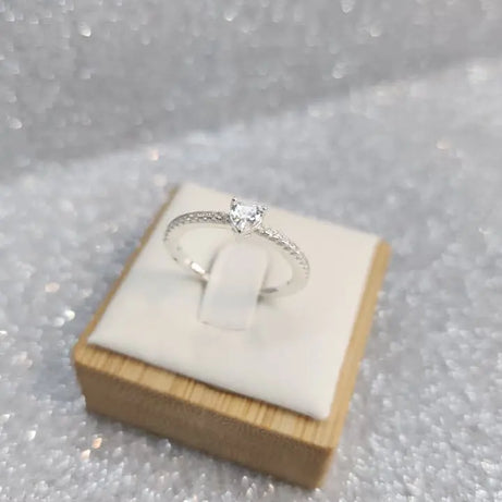 Anillo Dama Diseño Corazón cristal pequeño Plata fina ley 925