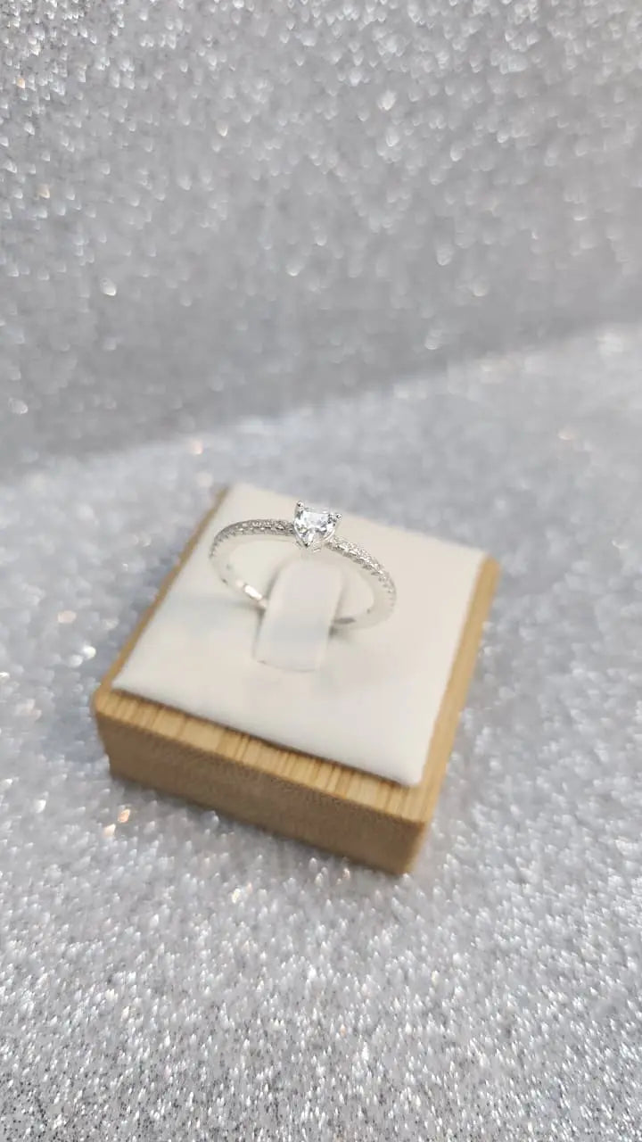 Anillo Dama Diseño Corazón cristal pequeño Plata fina ley 925