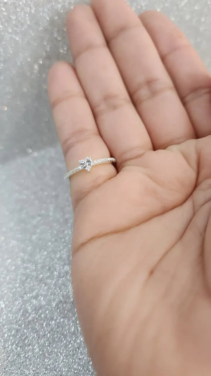 Anillo Dama Diseño Corazón cristal pequeño Plata fina ley 925