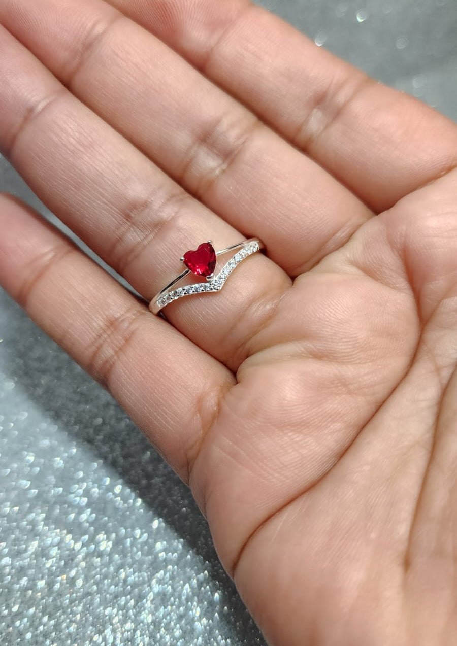 Anillo Dama Diseño Corazón rojo con cintillo de microcircones P.925