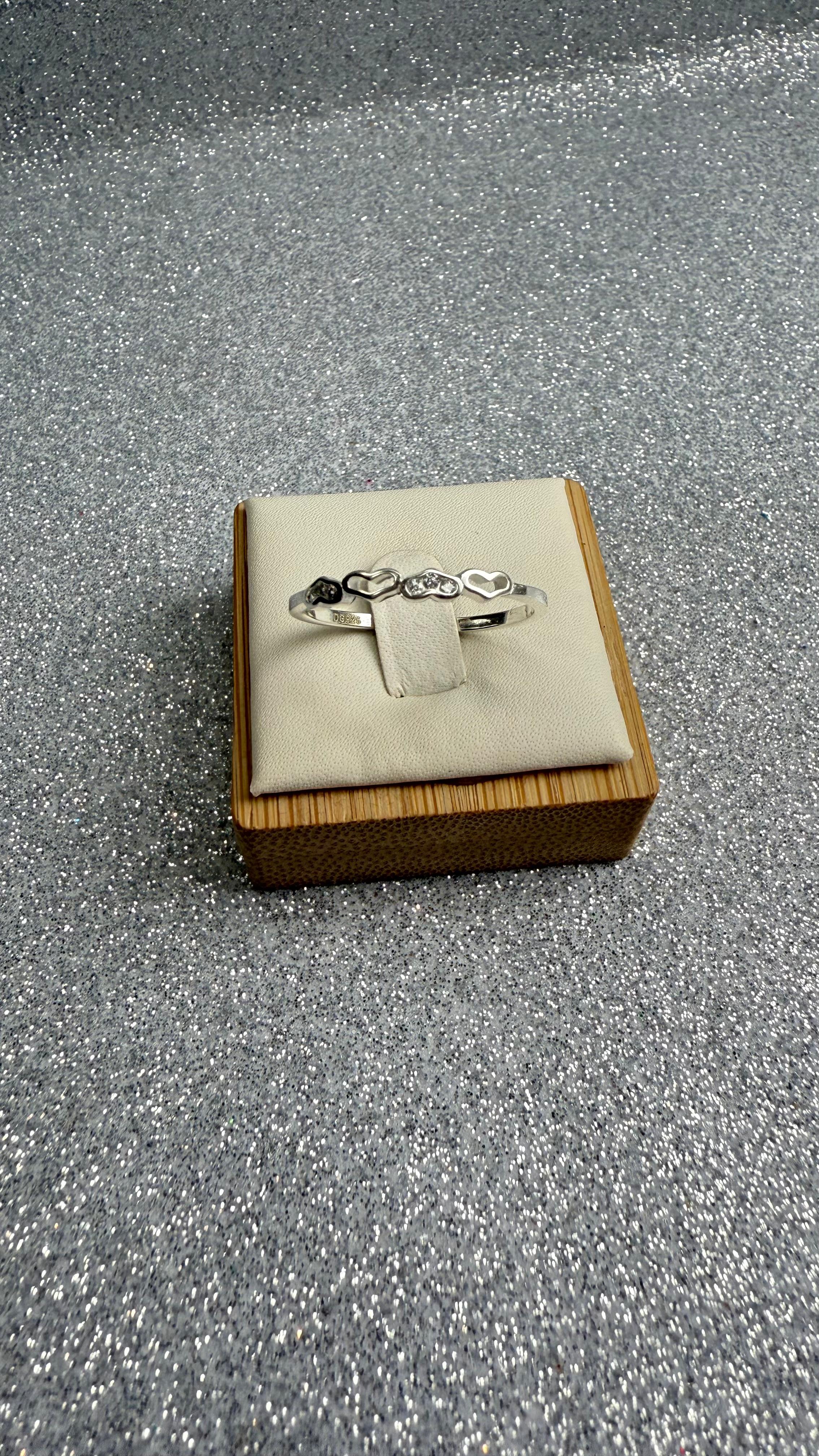 Anillo Dama Diseño Corazones microcircones Plata 925