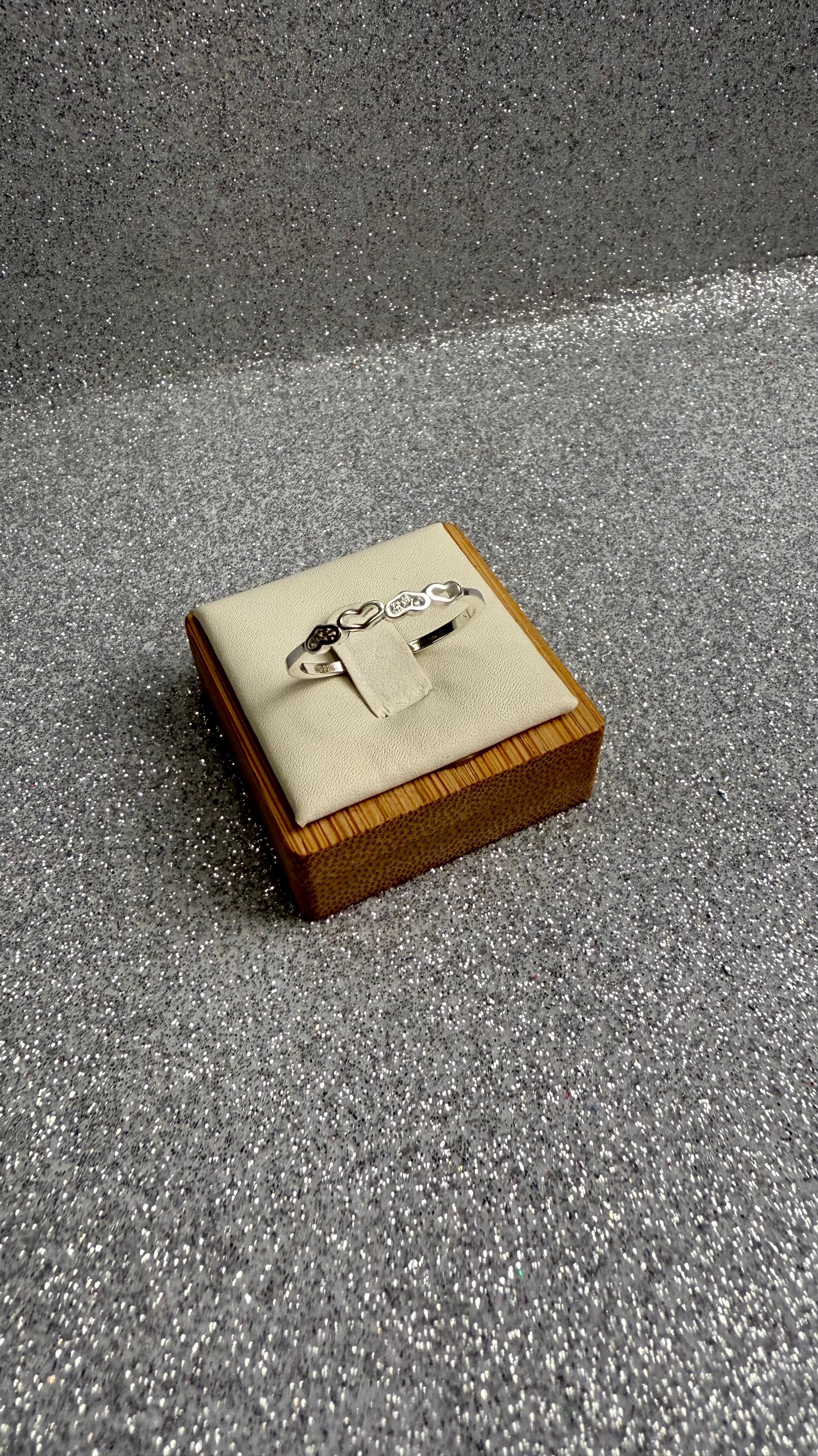 Anillo Dama Diseño Corazones microcircones Plata 925