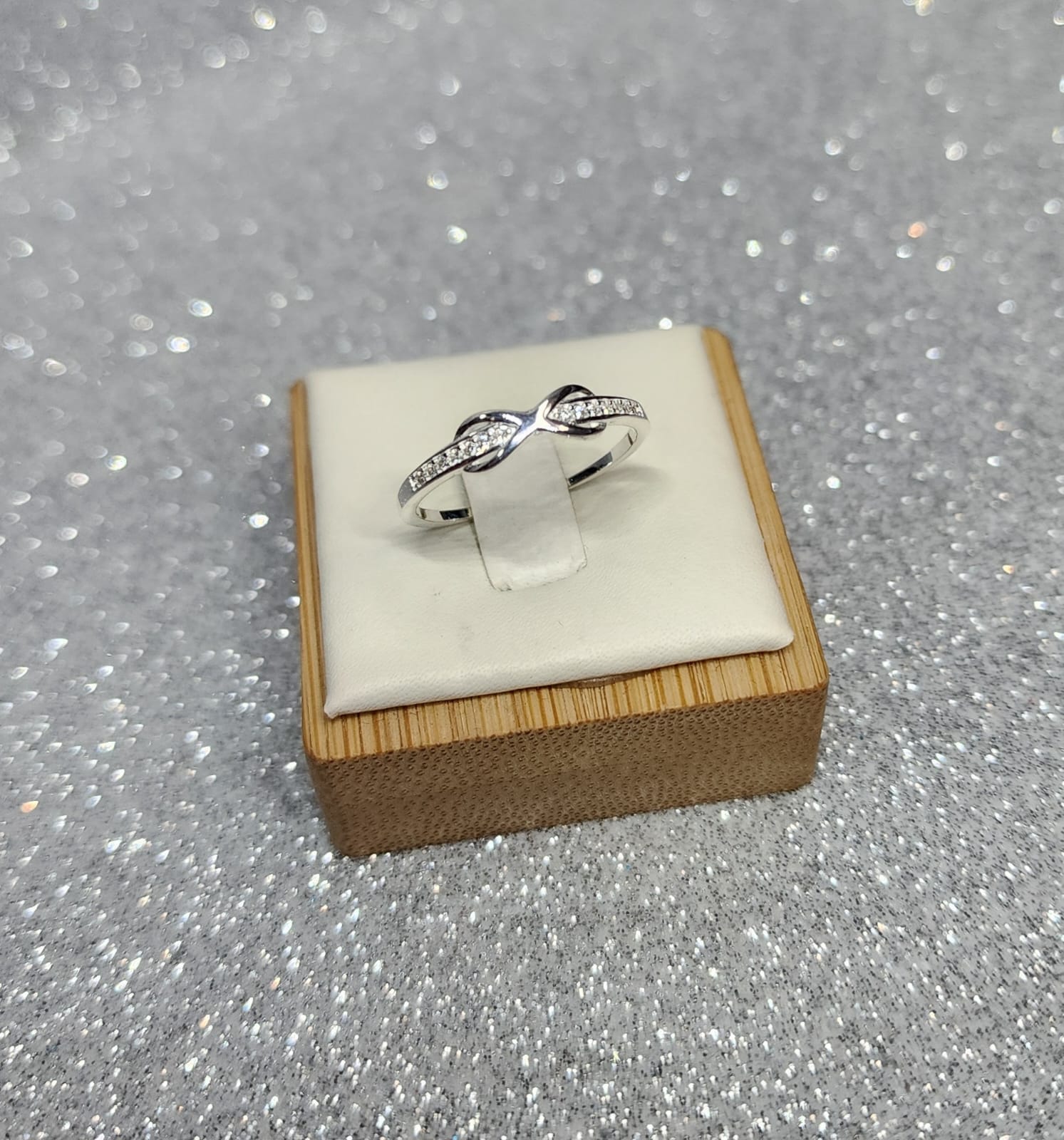 Anillo Dama Diseño Infinito con cintillo Microcircón P.925
