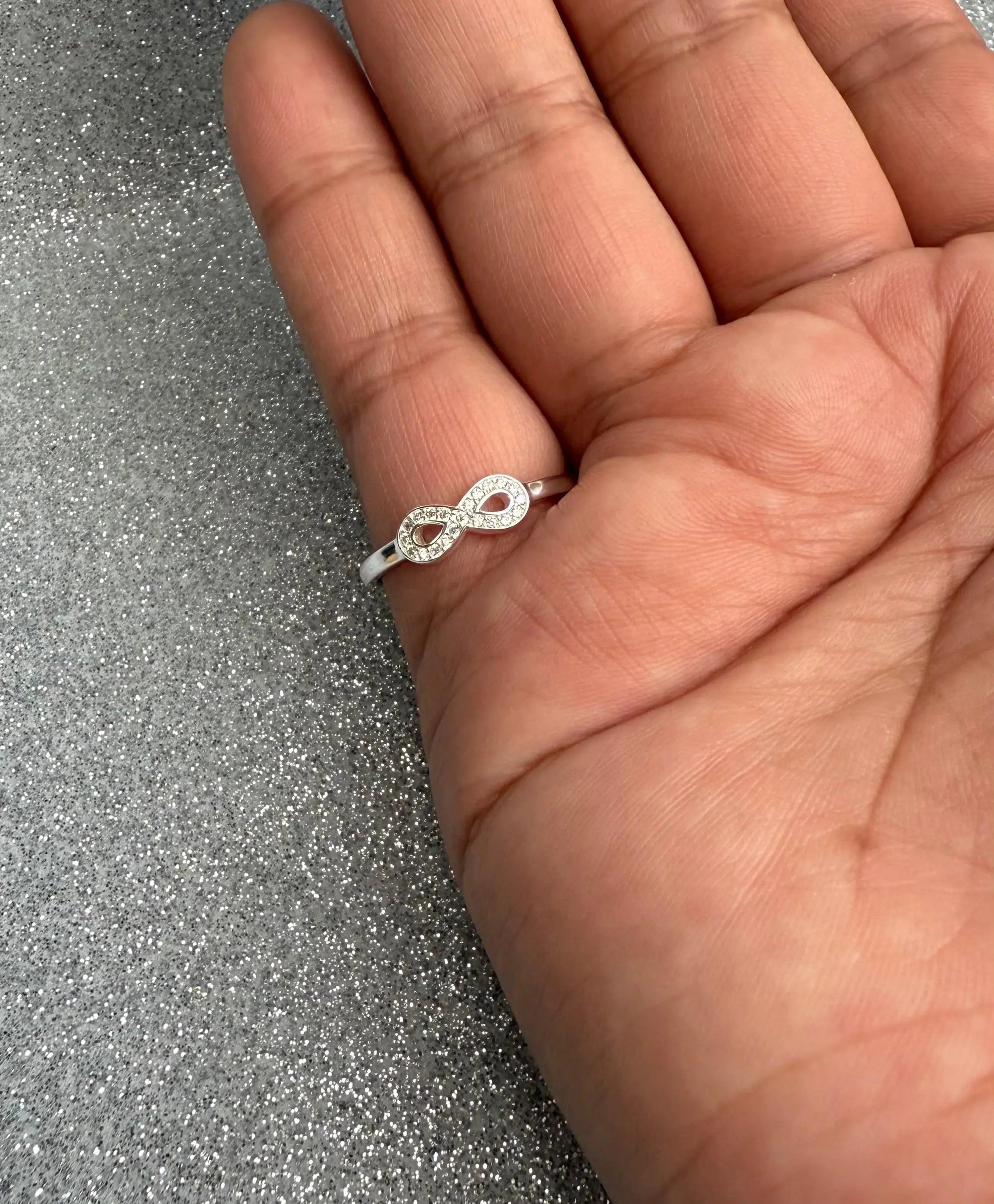 Anillo Dama Diseño Infinito Plata fina ley 925
