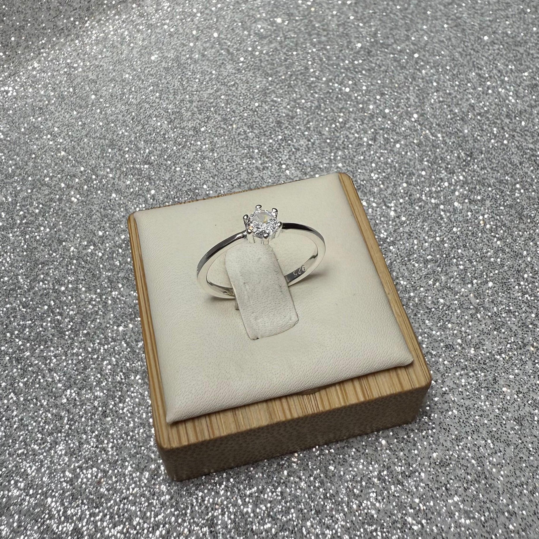 Anillo Dama Diseño Solitario Circón Clásico P.925