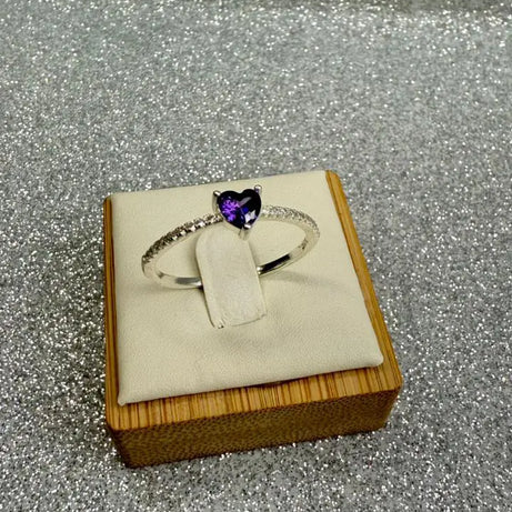 Anillo Dama Diseño corazón Violeta con microcircones Plata fina ley 925