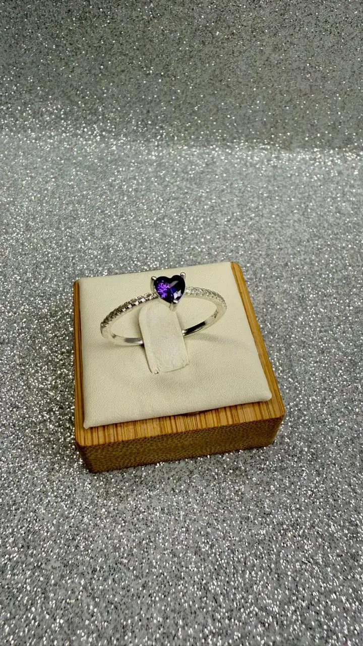 Anillo Dama Diseño corazón Violeta con microcircones Plata fina ley 925