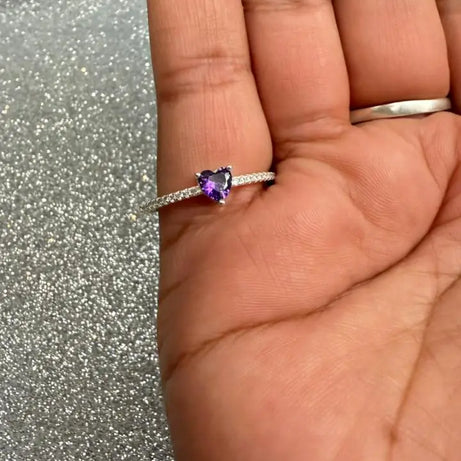 Anillo Dama Diseño corazón Violeta con microcircones Plata fina ley 925