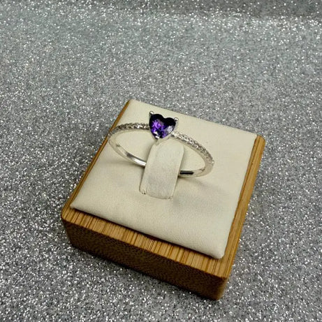 Anillo Dama Diseño corazón Violeta con microcircones Plata fina ley 925