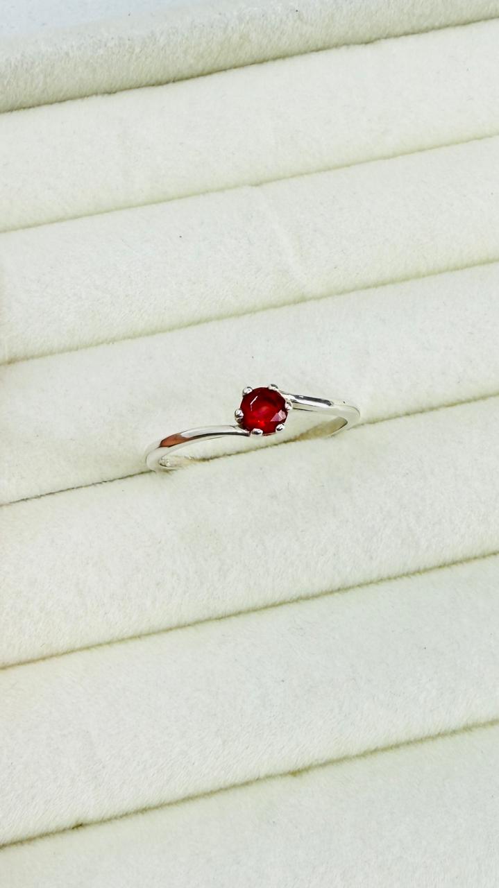 Anillo Dama circón Rojo