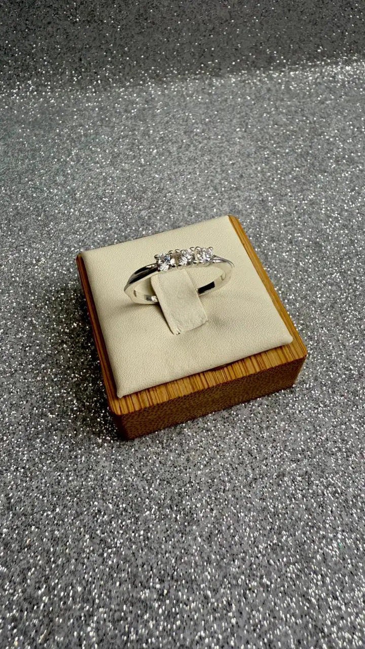 Anillo Dama diseño tres circones Plata 925