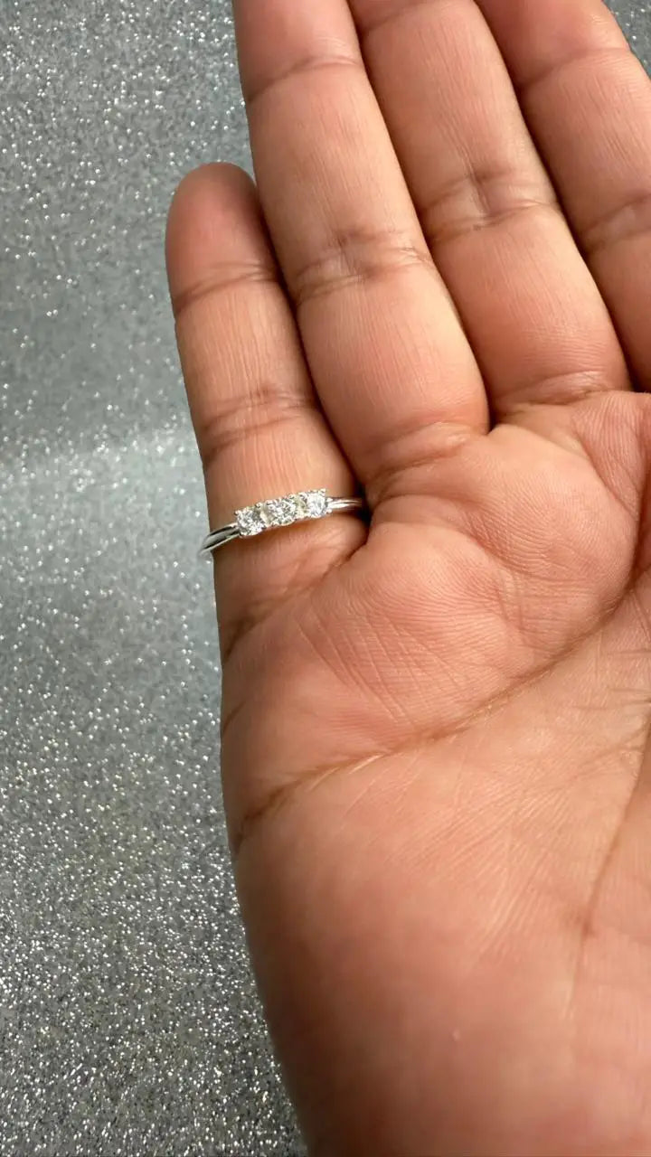 Anillo Dama diseño tres circones Plata 925