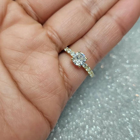 Anillo dama Diseño Circón con microcircones en Plata 925 con Baño de Oro 18kilates