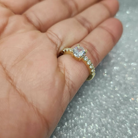 Anillo dama Diseño Circón con microcircones en Plata 925 con Baño de Oro 18kilates