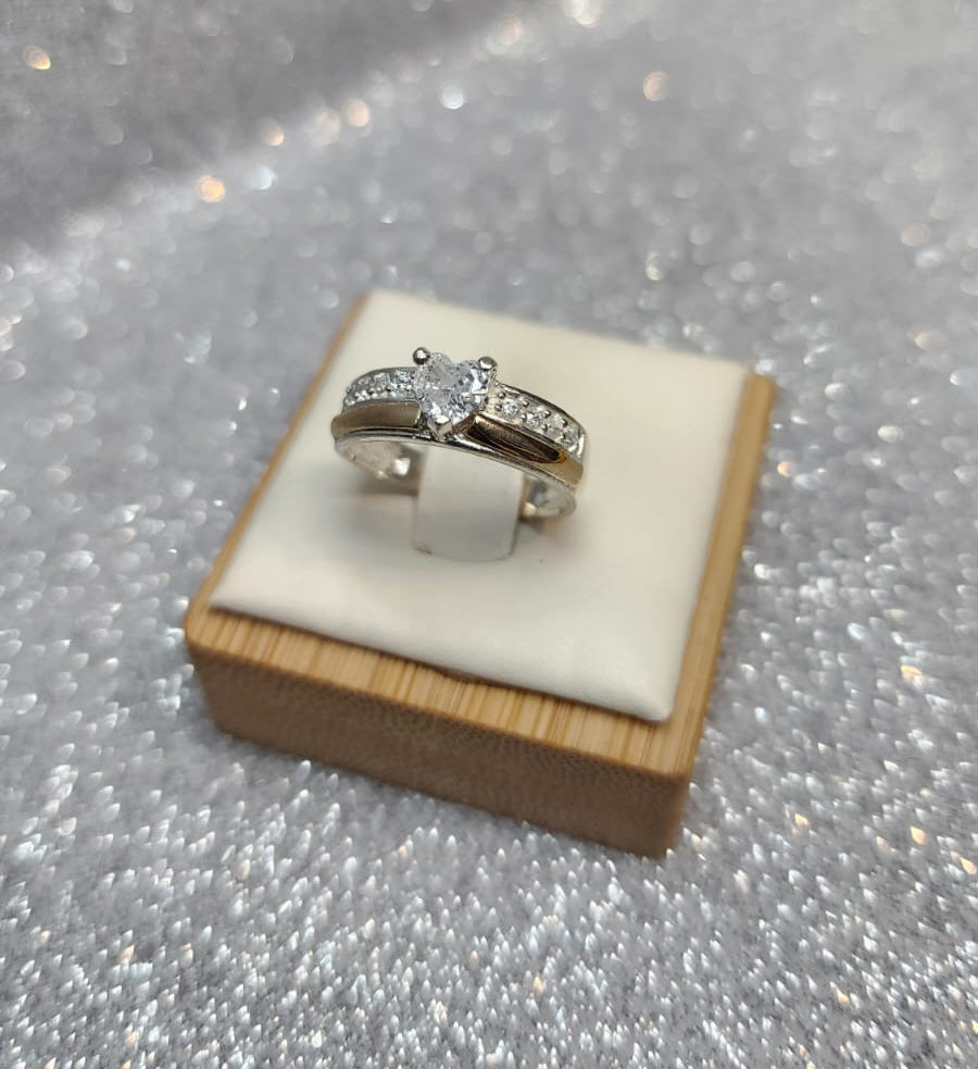 Anillo Dama Diseño Circón corazon P.925 con Oro de 14kilates