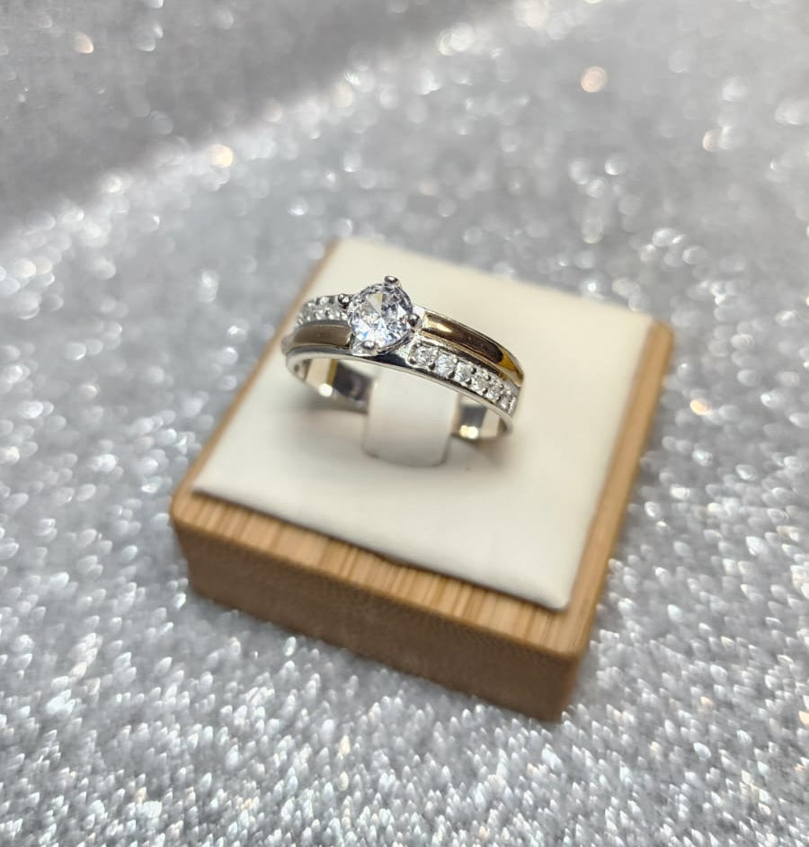 Anillo Dama Diseño Circón P.925 con Oro de 14kilates