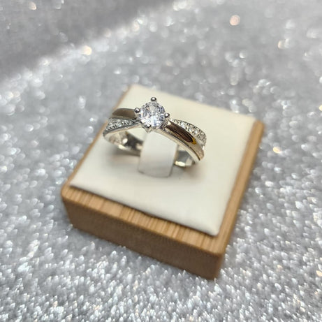 Anillo Dama Diseño Circón P.925 con Oro de 14kilates