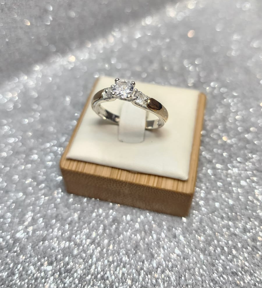 Anillo Dama Diseño Circones P.925 con Oro de 14kilates