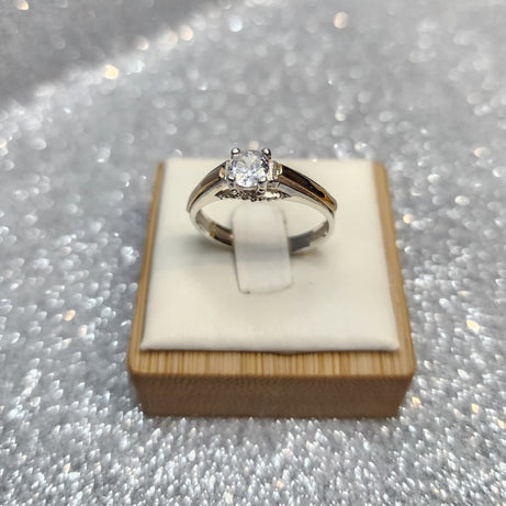 Anillo Dama Diseño solitario Circón P.925 con Oro de 14kilates