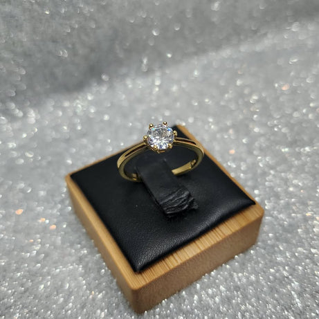 Anillo dama Diseño Solitario Circón  en Plata 925 con Baño de Oro 18kilates