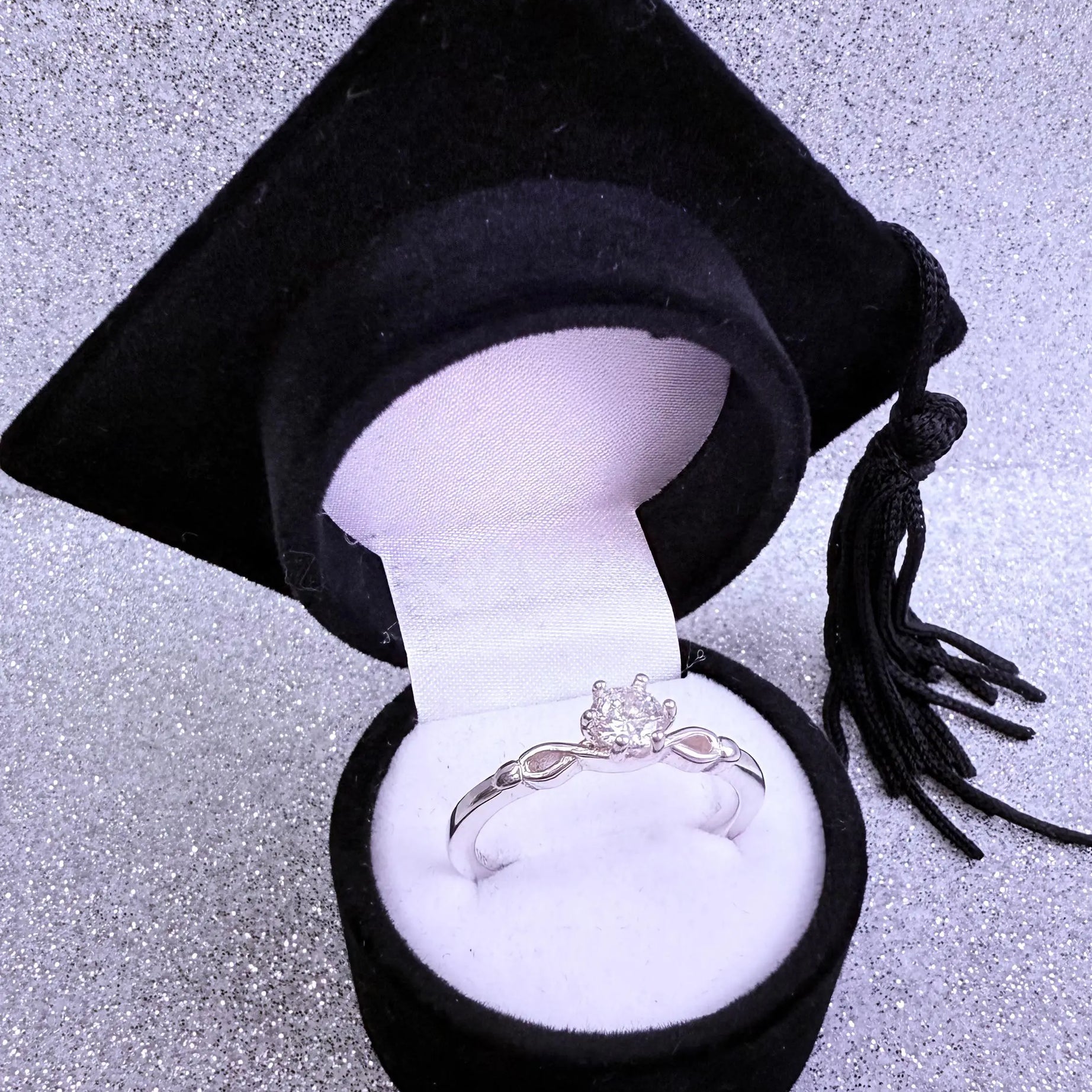 Anillo dama solitario Circón cristal Plata fina ley 925 con caja birrete negro