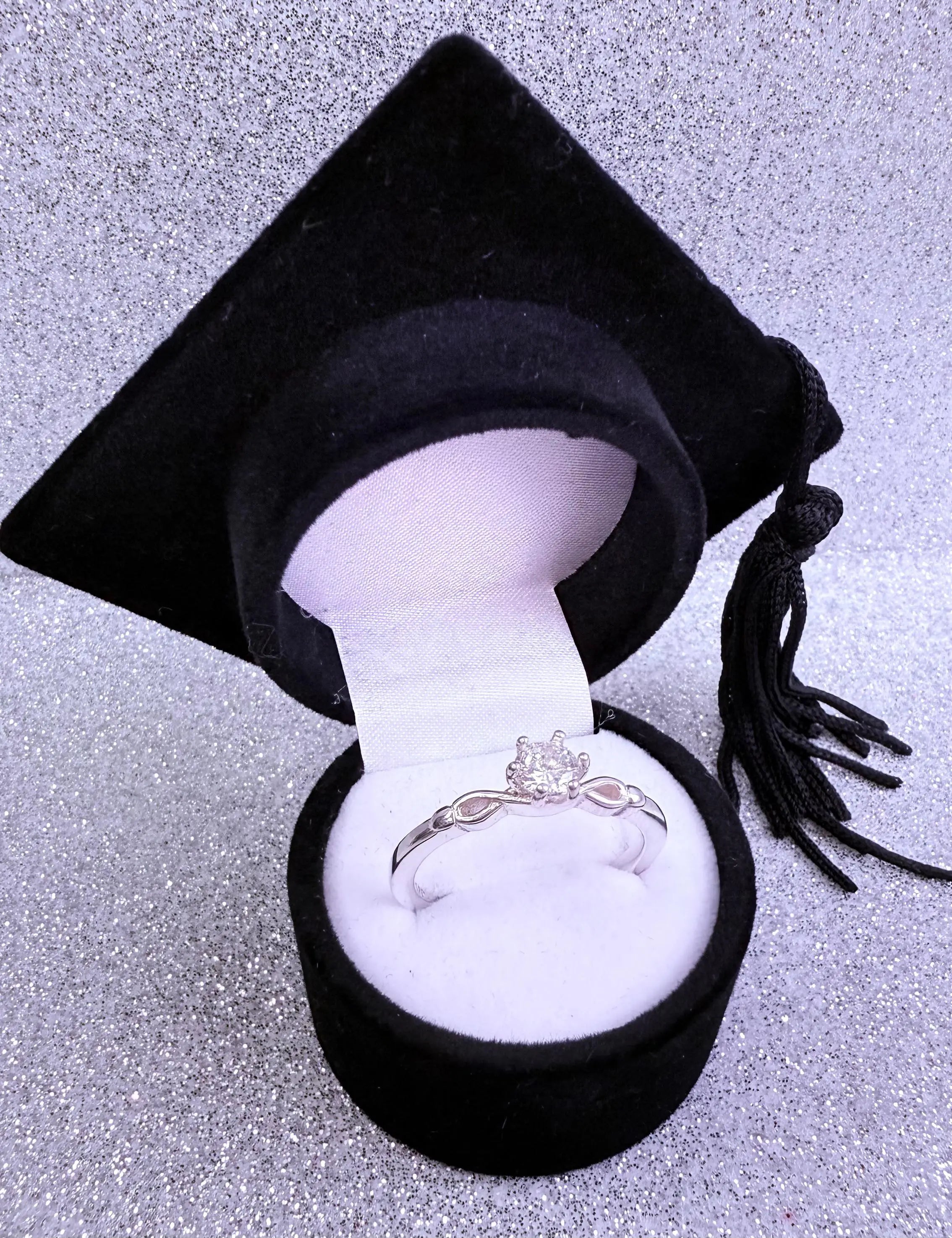 Anillo dama solitario Circón cristal Plata fina ley 925 con caja birrete negro