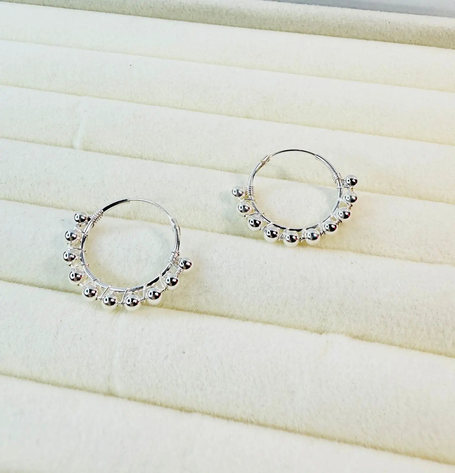 Aros Argolla Diseño tejido pelotitas