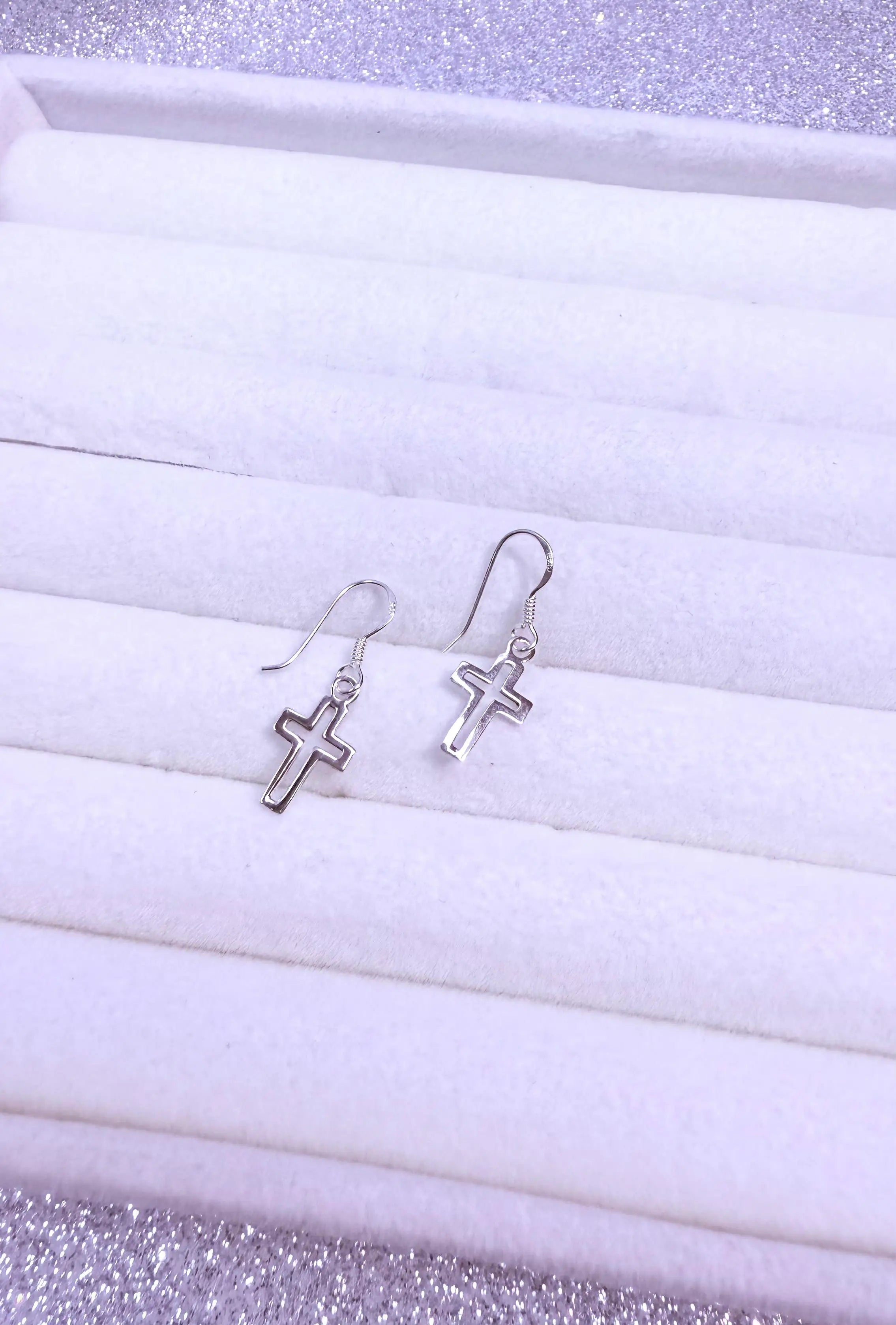 Aros dama Diseño CRUZ Plata fina ley 925