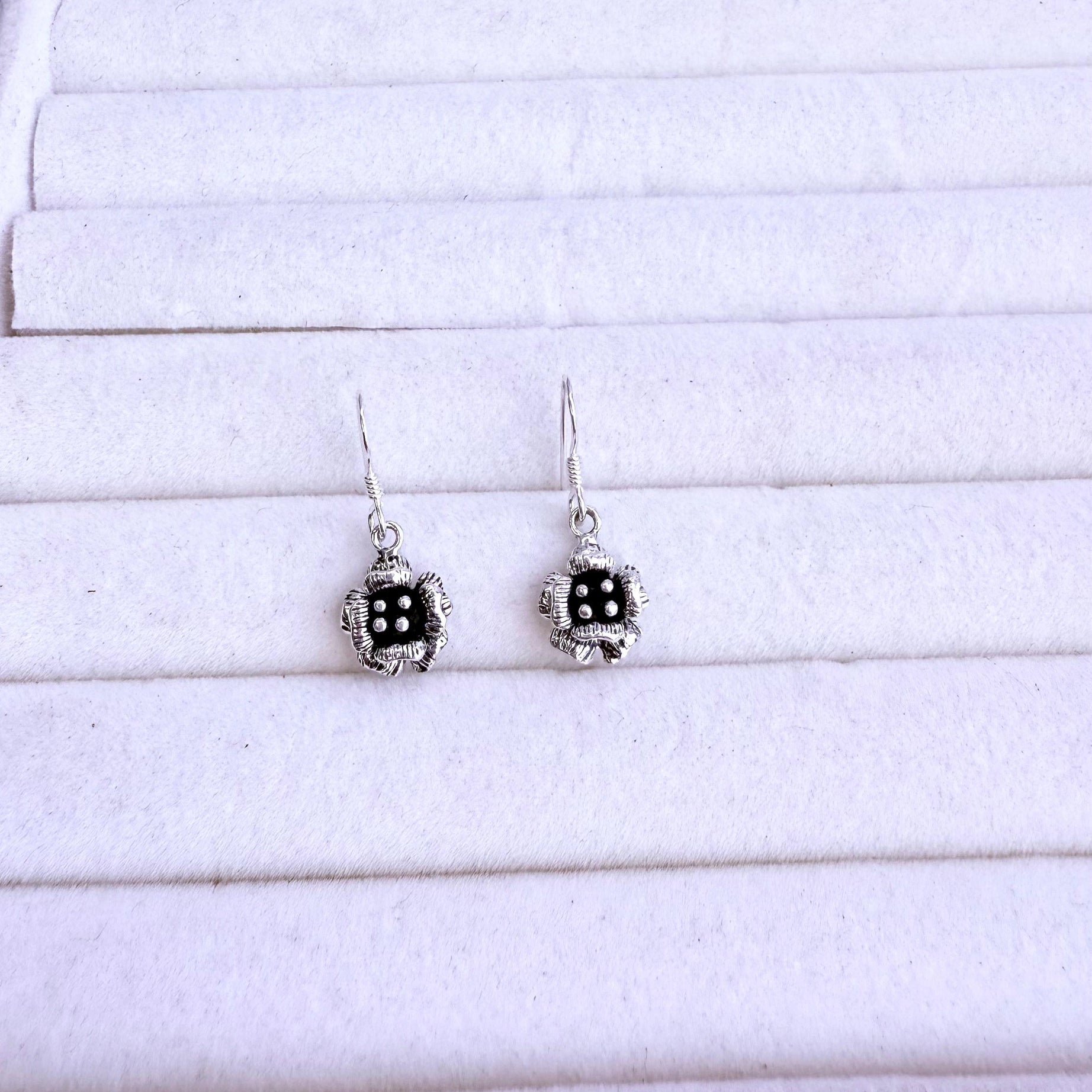 Aros dama Diseño flor Plata fina ley 925