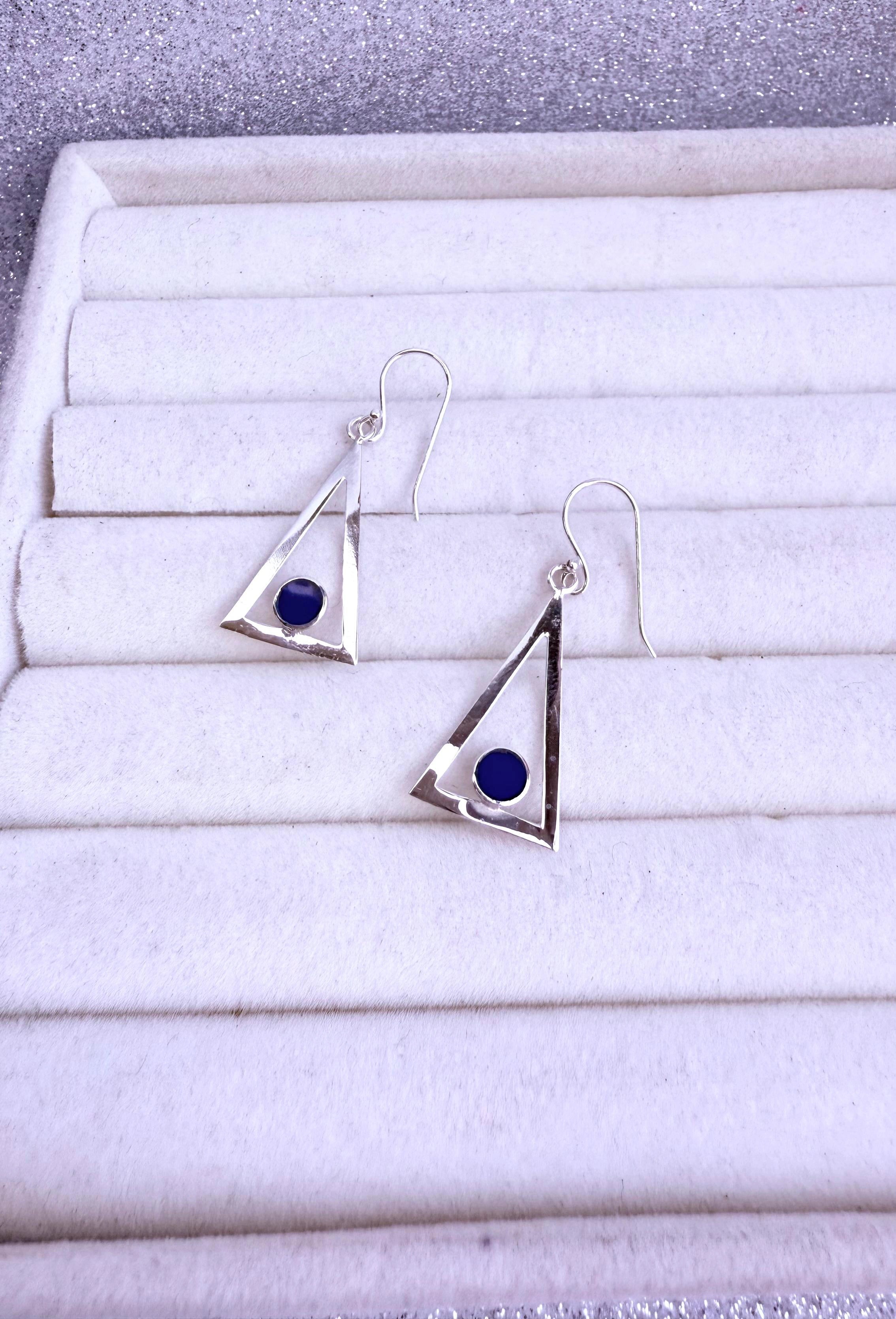 Aros dama Diseño Triangular con circulo Azul incrustado Plata fina ley 925