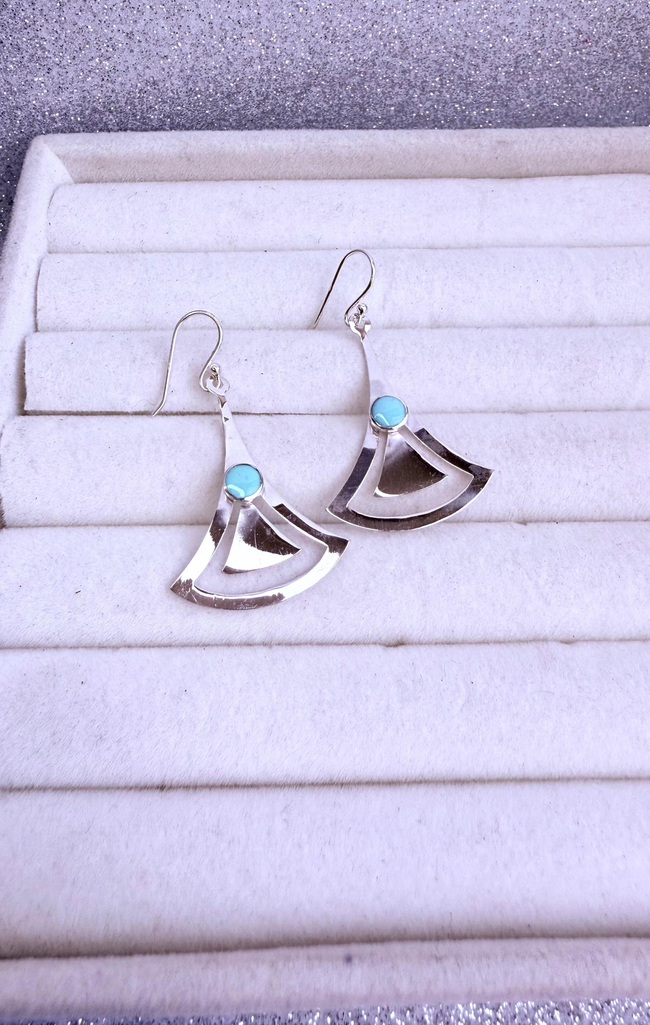 Aros dama Diseño Triangular con circulo turquesa incrustado Plata fina ley 925