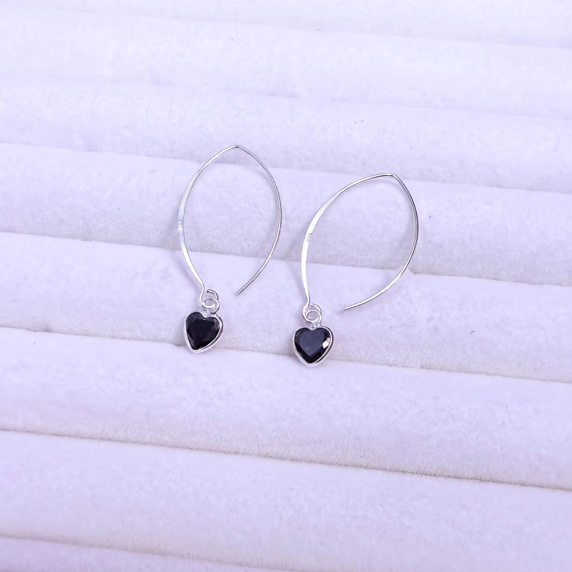 Aros dama Diseño corazón cristal Negro Plata fina ley 925