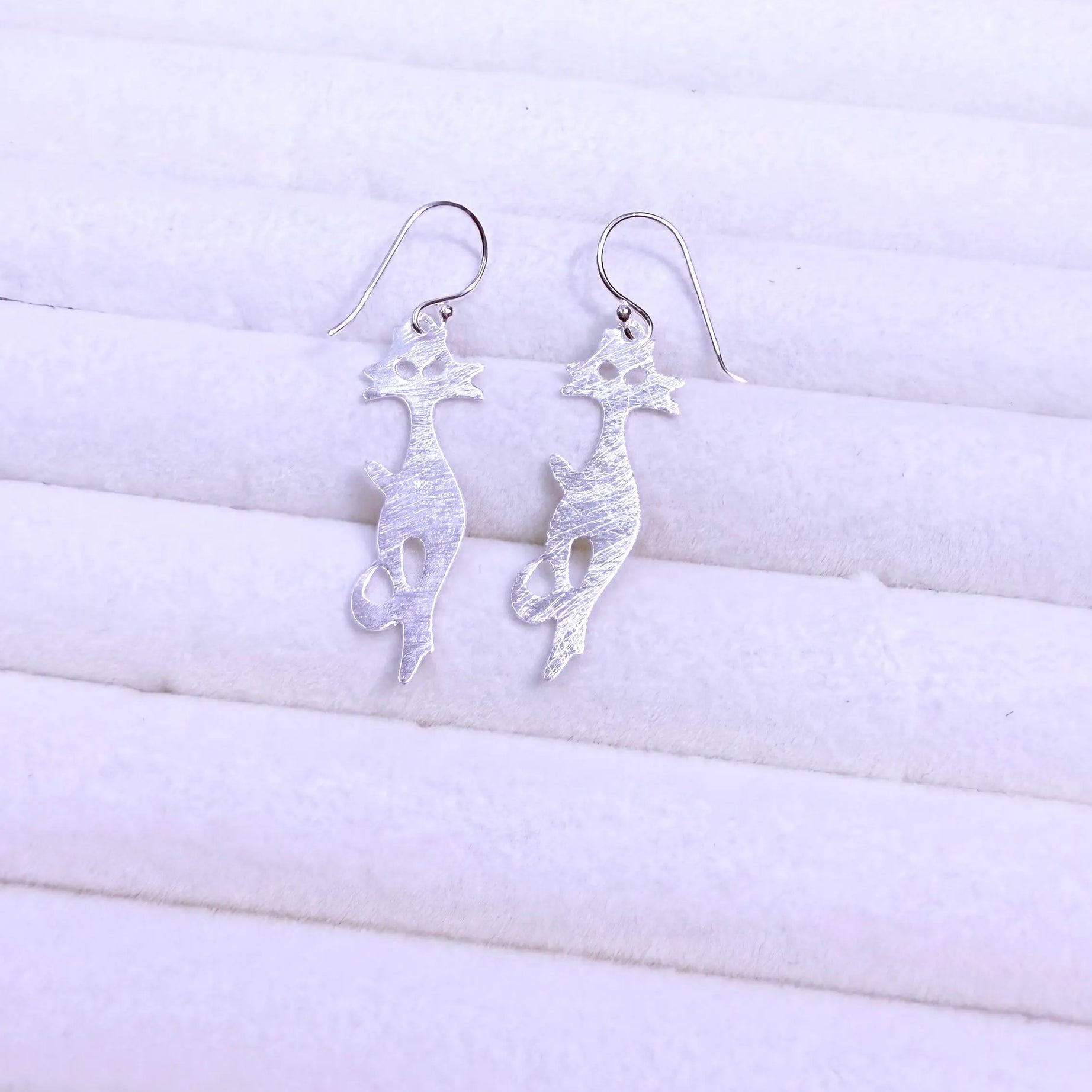 Aros dama Diseño gato Plata fina ley 925