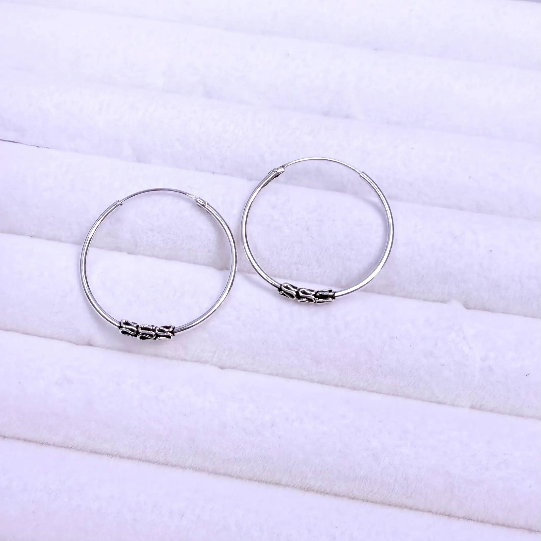Aros dama argolla diseño Bali Plata fina ley 925