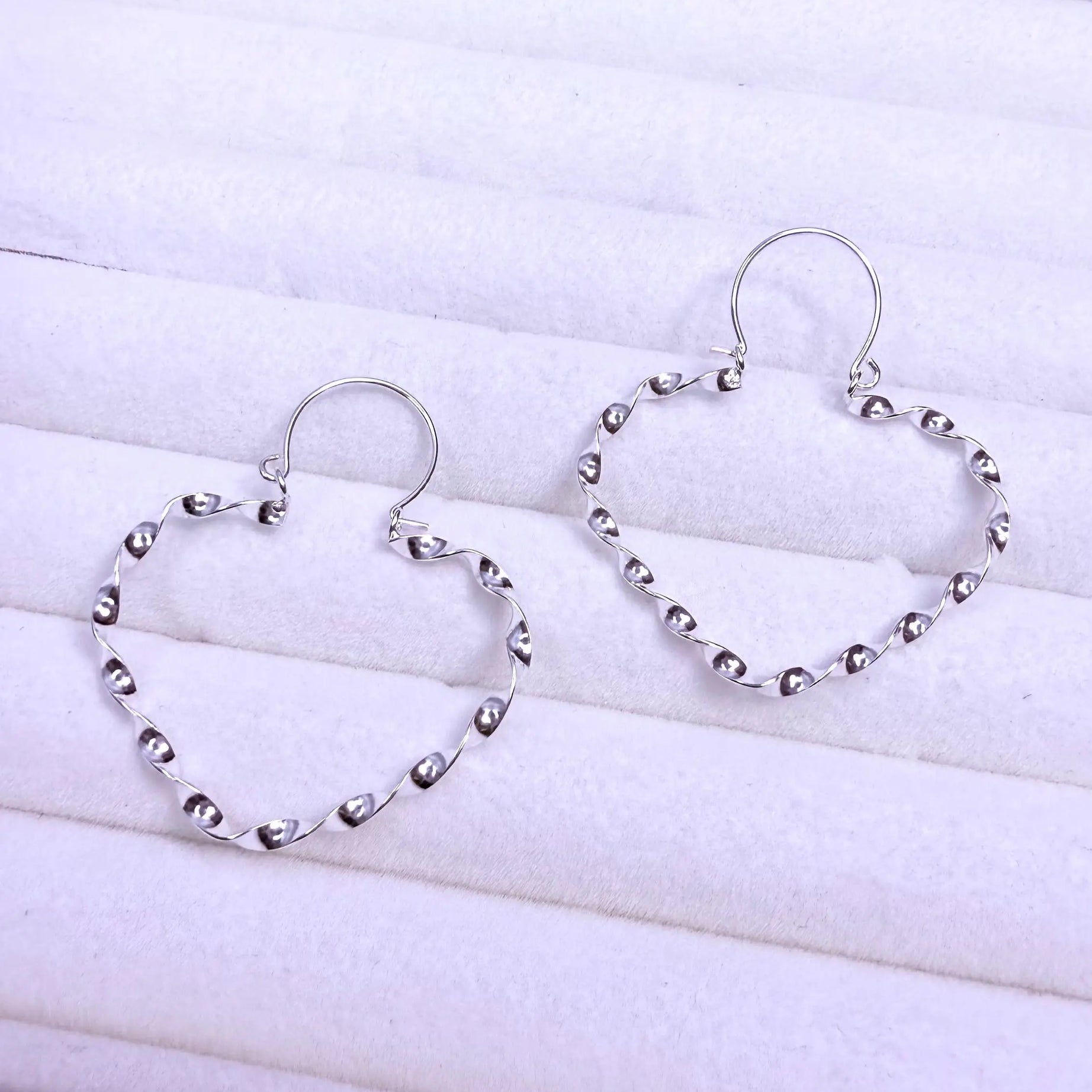 Aros dama argolla diseño corazón entorchado Plata fina ley 925