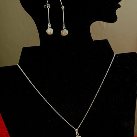 Conjunto Dama Diseño Nudos Colgantes