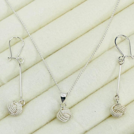 Conjunto Dama Diseño Nudos Colgantes