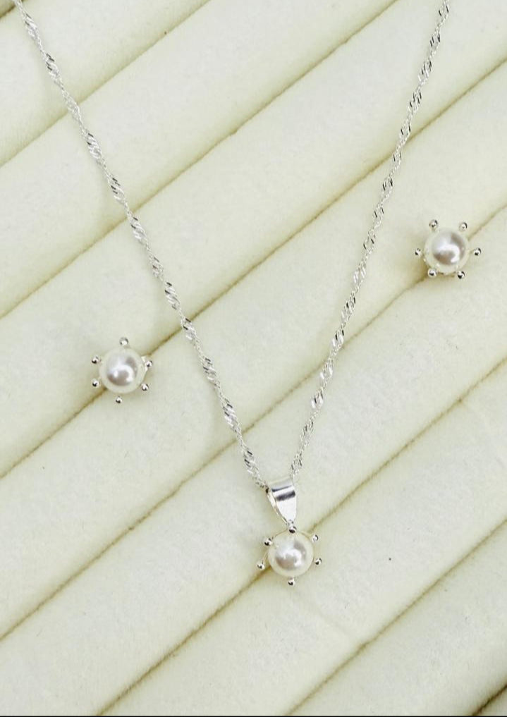 Conjunto Dama Diseño Pistilos