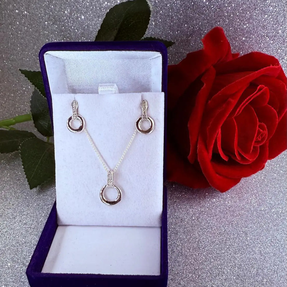 Conjunto dama Diseño con Microcircons