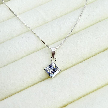 Cadena con dije Circón Cristal