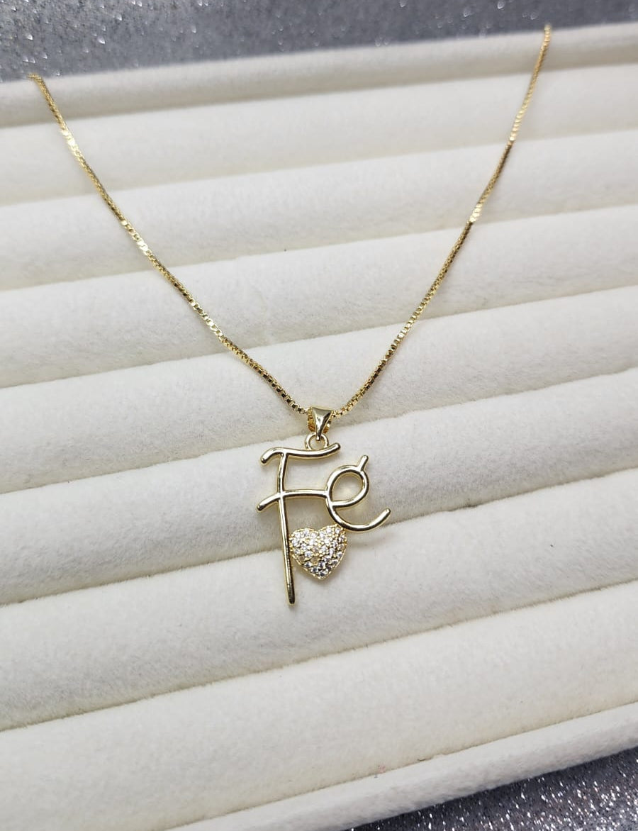 Collar diseño Fe con micro circones Baño de oro 18 kilates